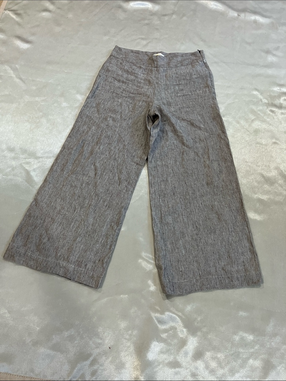 ANN MASHBURN Wide-Leg Cropped Linen-Blend Pants in Light Gray